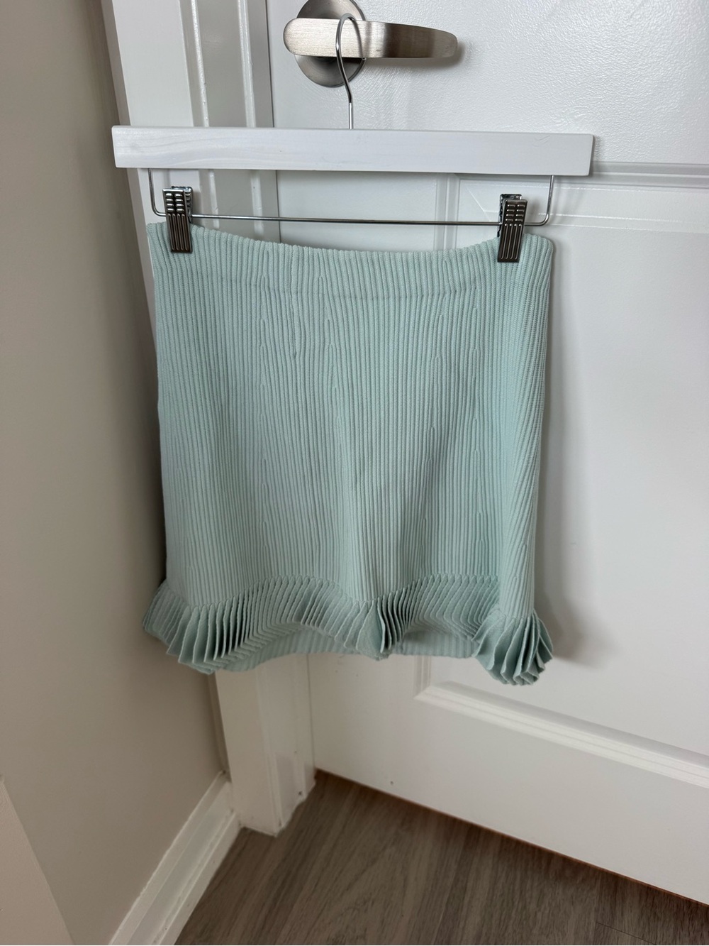 Alexis Ashe Skirt in Chic mint size small - Picture 5 of 7